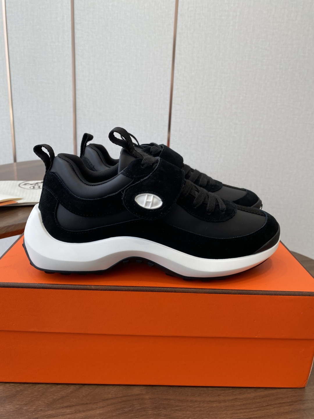 ua H**me5 loop sneaker