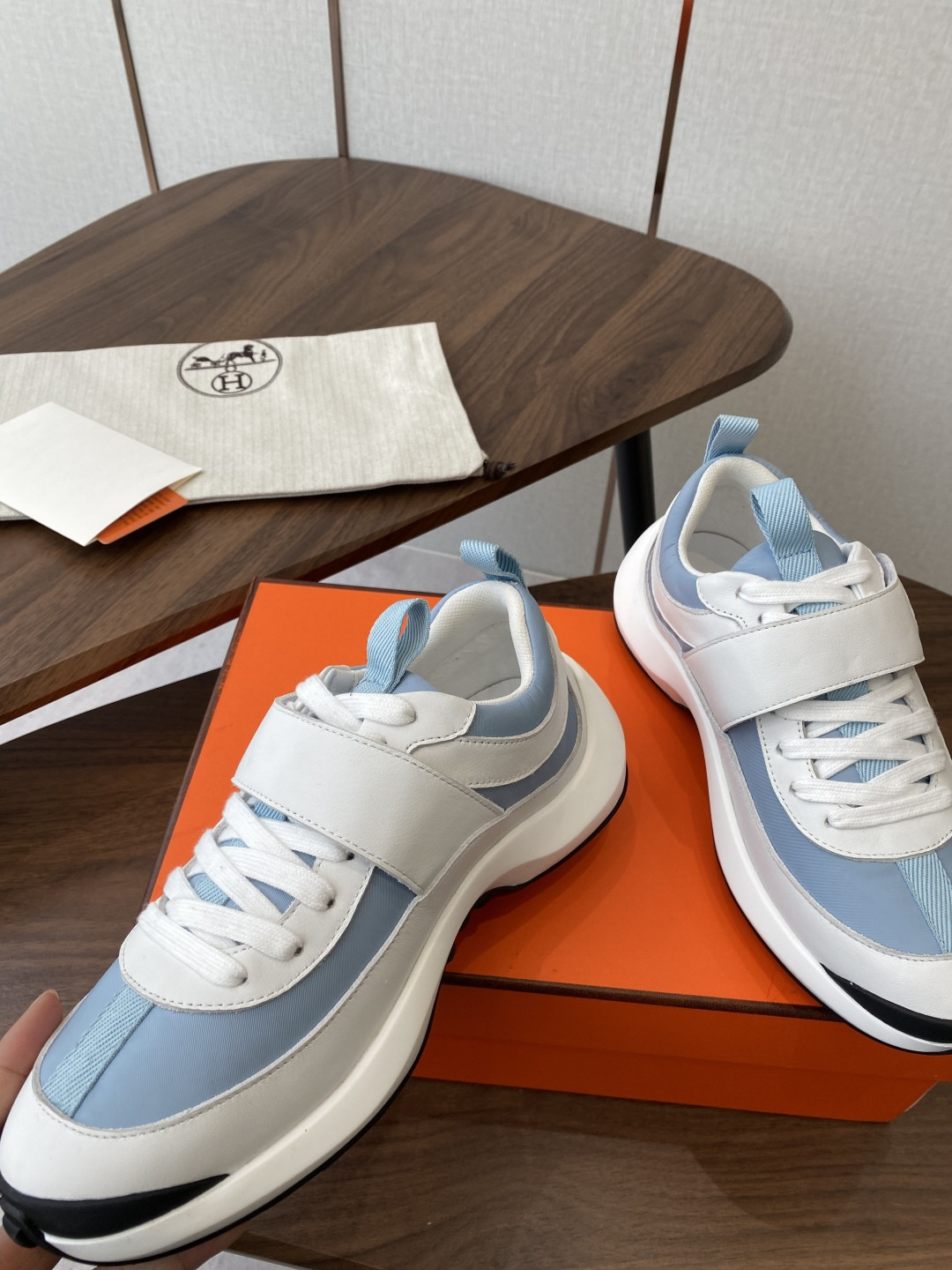 ua H**me5 loop sneaker