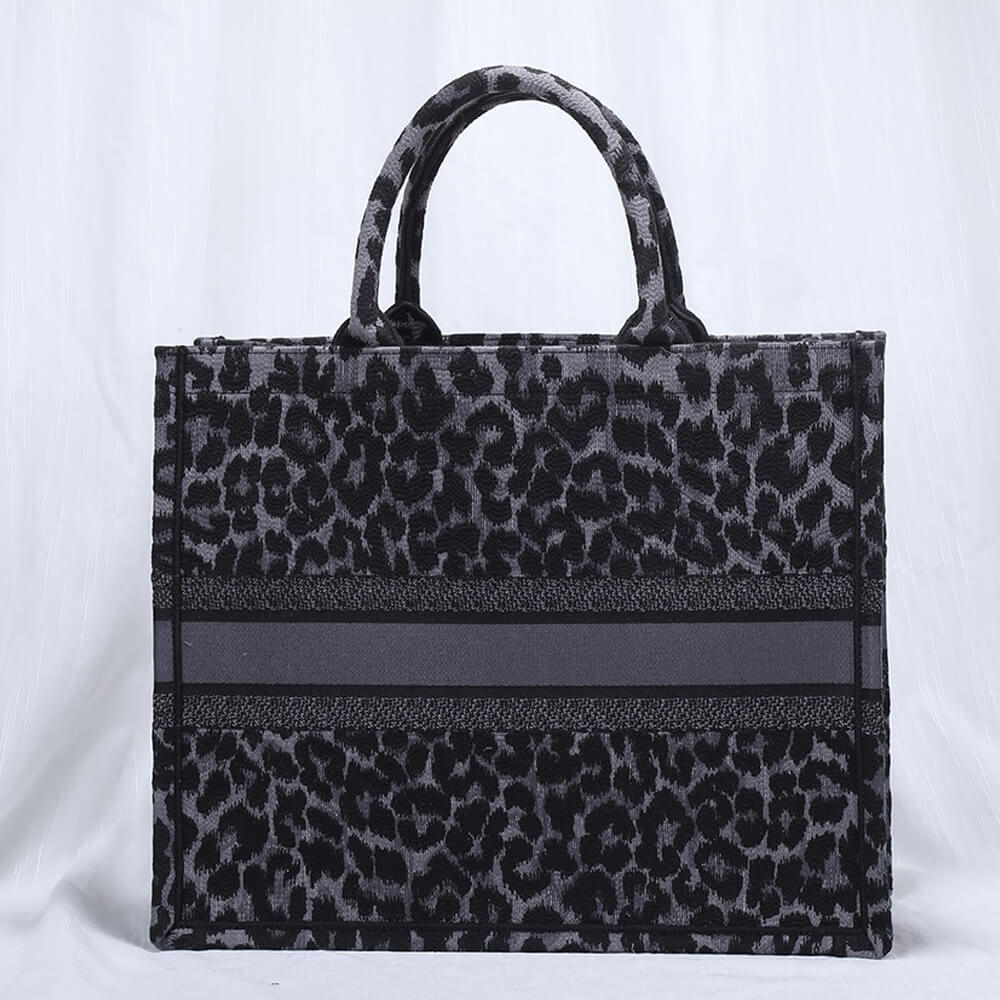 large D*or book tote