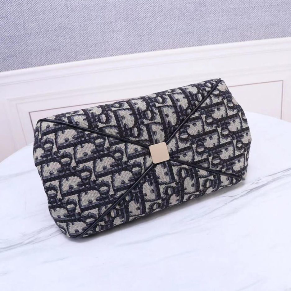 small D*or key bag