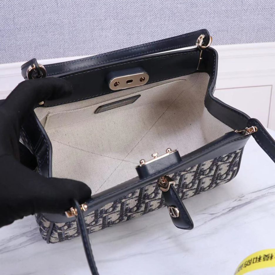 small D*or key bag