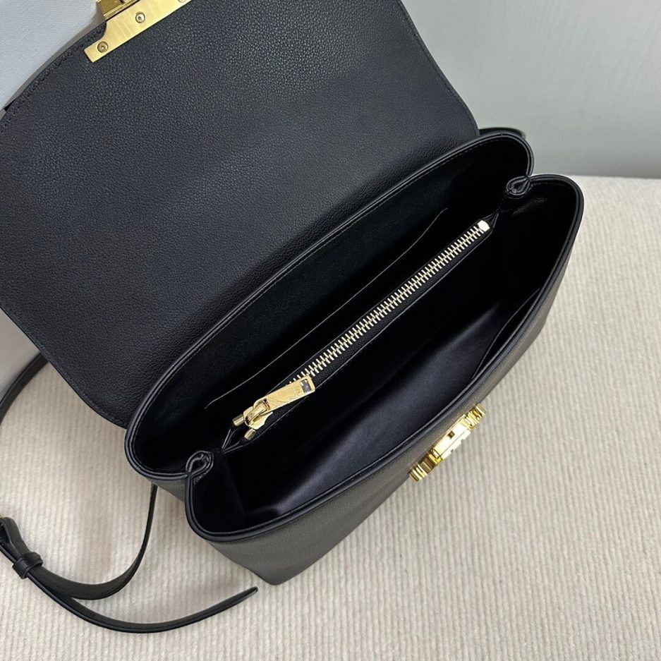 Ce**e medium size nino bag in soft cow leather